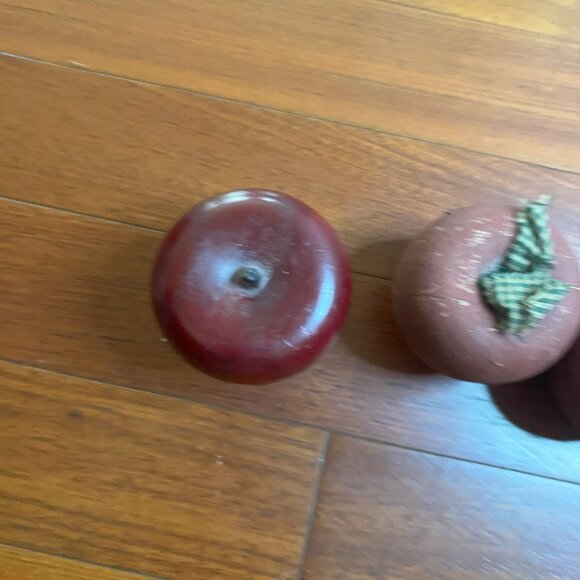 Country Kitchen Decor Set of 3 Apples - Picture 3 of 6